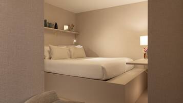 Business Room | Premium bedding, minibar, in-room safe, individually decorated