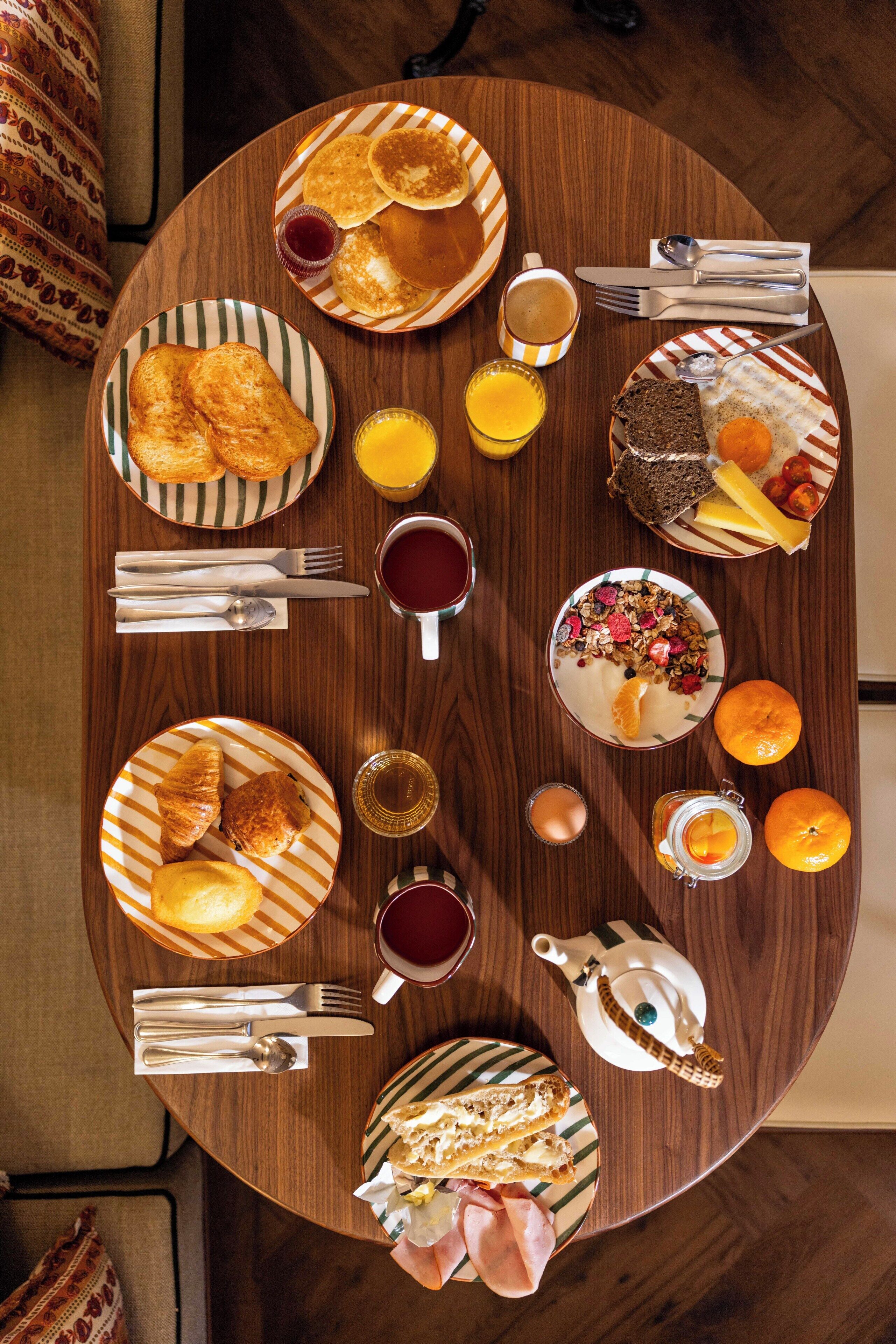 Daily continental breakfast for a fee
