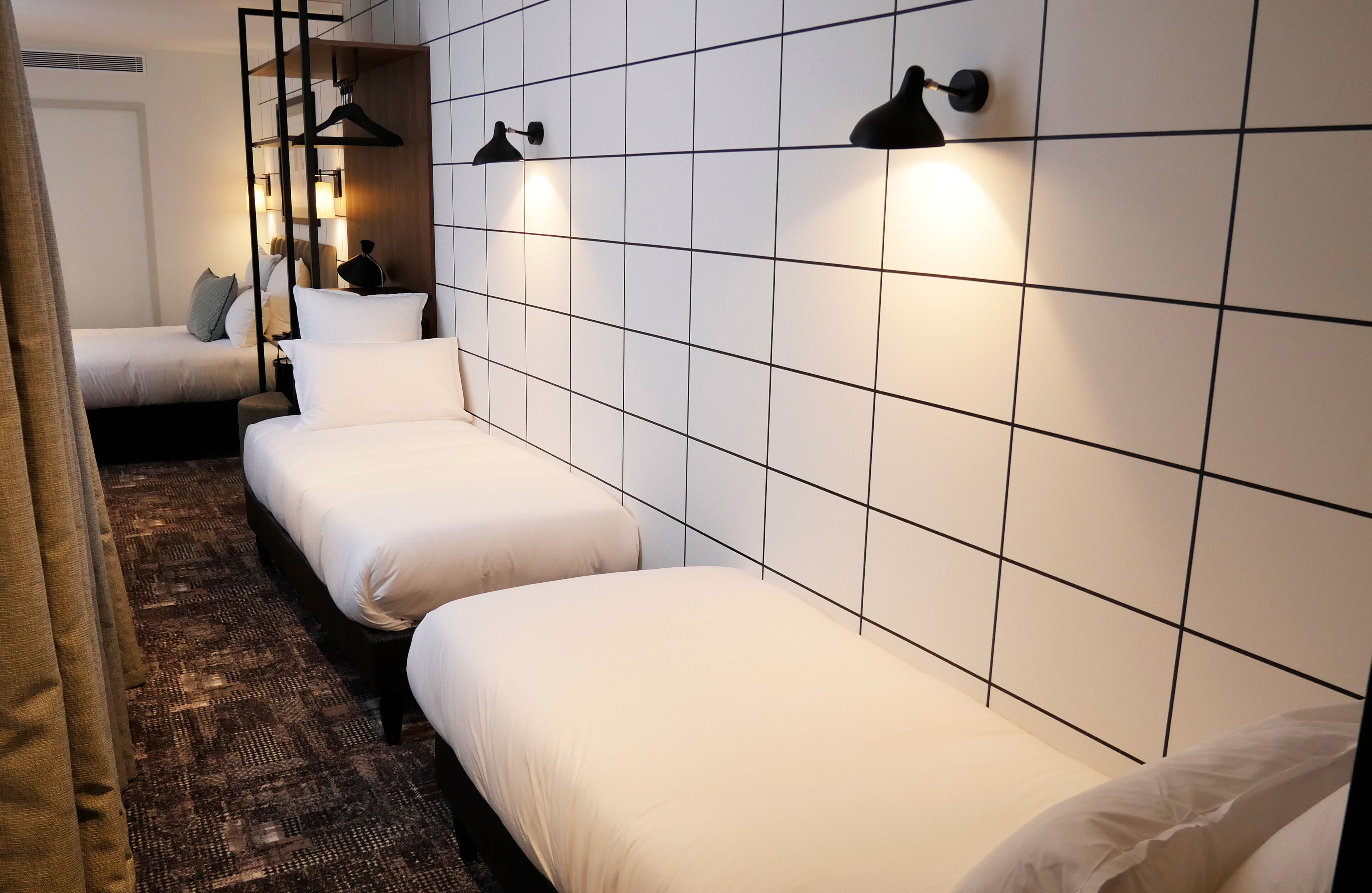 chambre quadruple | 1 bedroom, premium bedding, minibar, desk