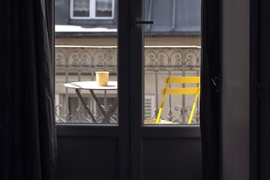 1 bedroom, in-room safe, desk, blackout curtains