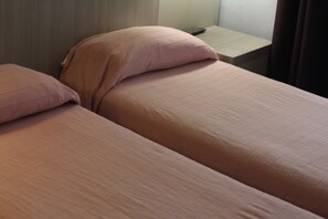 Superior-Zweibettzimmer | Schallisolierte Zimmer, Babybetten, kostenloses WLAN, Bettwäsche
