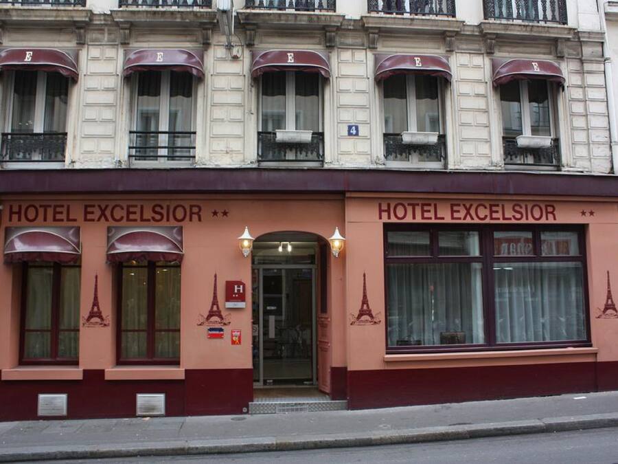 Um edifício com a placa