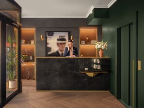 Reception - Handsome Hotel  (Paris)
