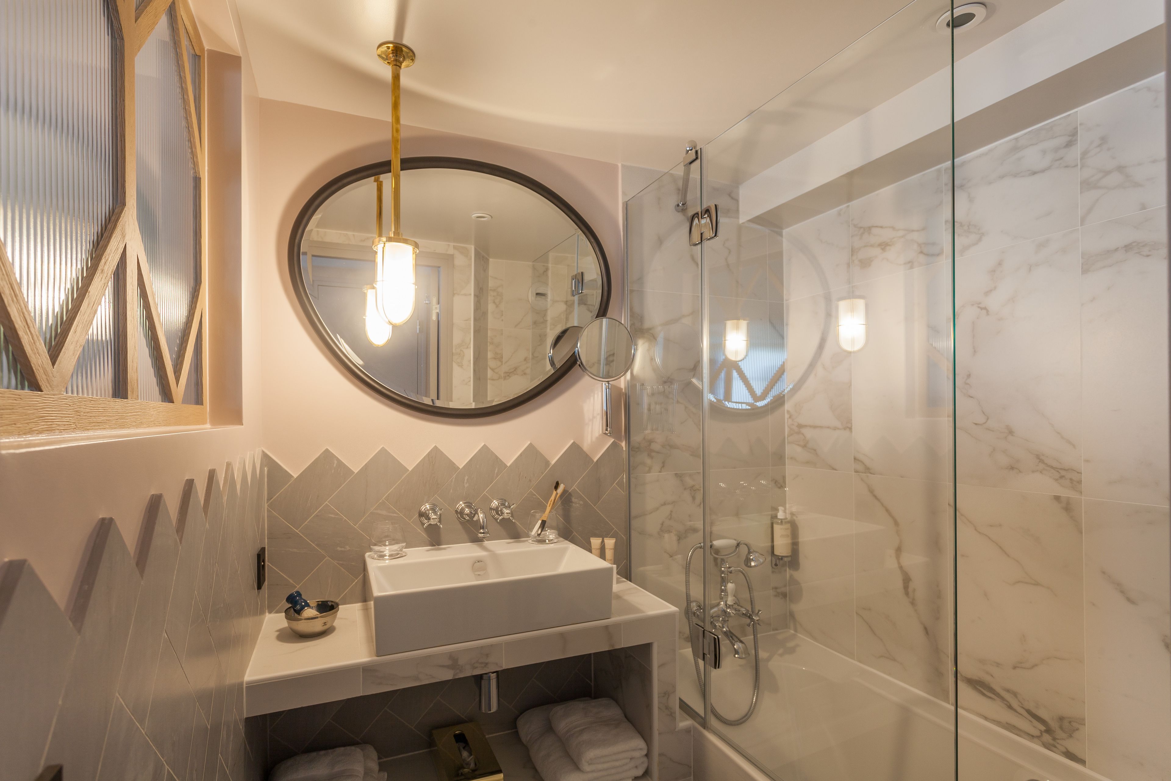 family room (handsome) | bathroom | free toiletries, hair dryer, towels