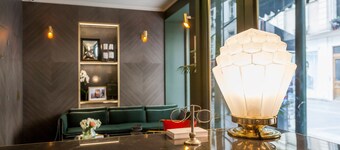 Handsome Hotel 