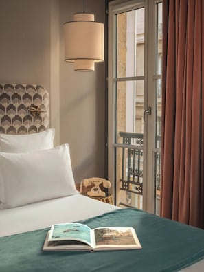 Superior Double Room (Beautiful) | In-room safe, individually decorated, desk, iron/ironing board - Handsome Hotel (Paris)