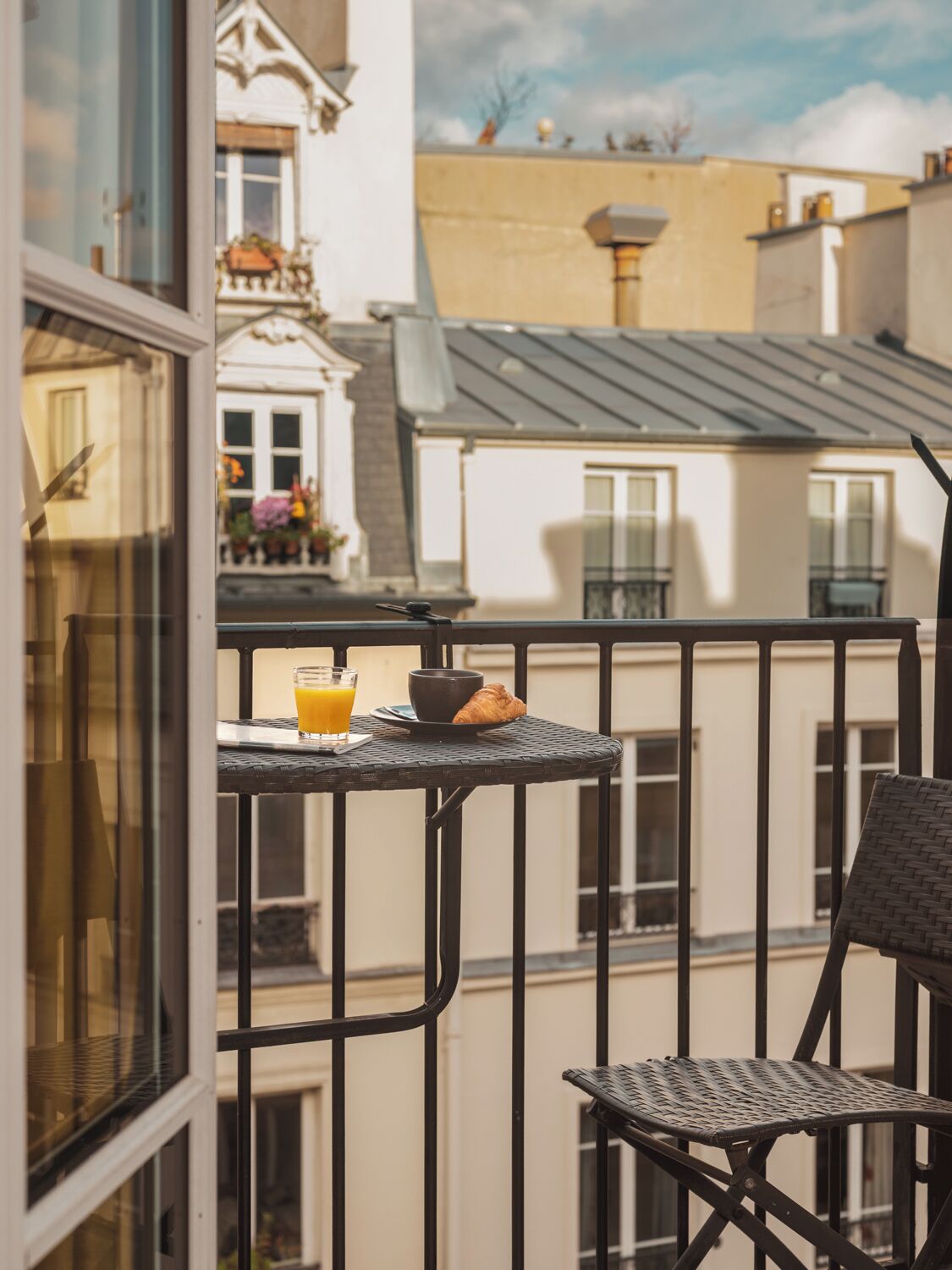 Superior Double Room (Smart) | In-room safe, individually decorated, desk, iron/ironing board