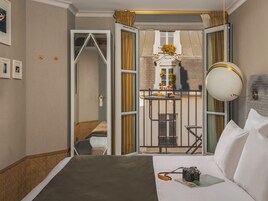 In-room safe, individually decorated, desk, iron/ironing board