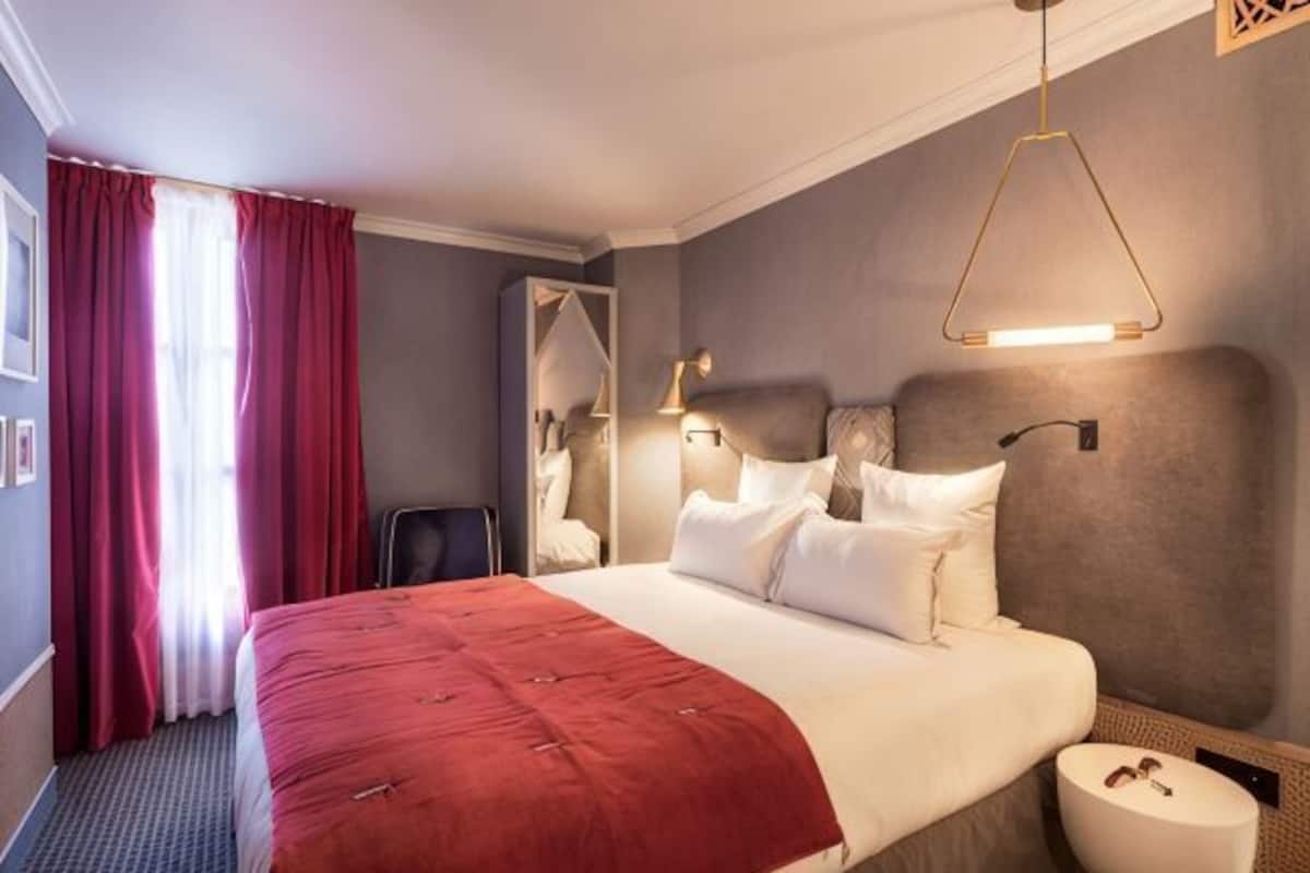 Coffres-forts dans les chambres, décoration personnalisée, bureau