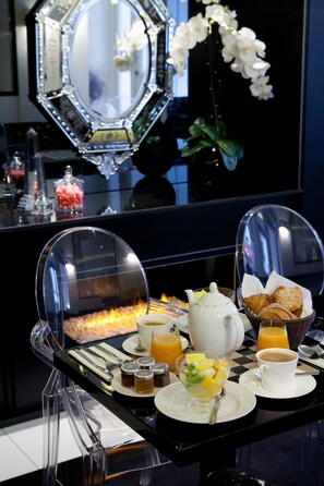 Petit déjeuner buffet (20 EUR par personne)