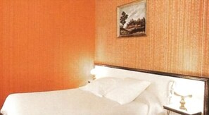 Desk, soundproofing, cribs/infant beds, free WiFi - Hôtel Avenir Vaugirard (Paris)