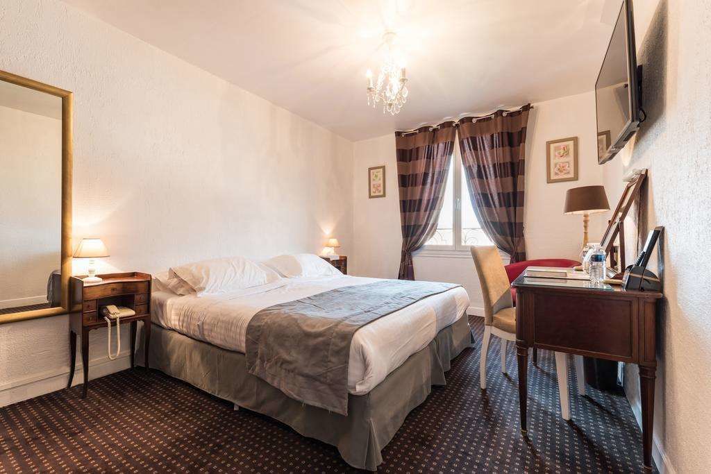 in-room safe, desk, free wifi