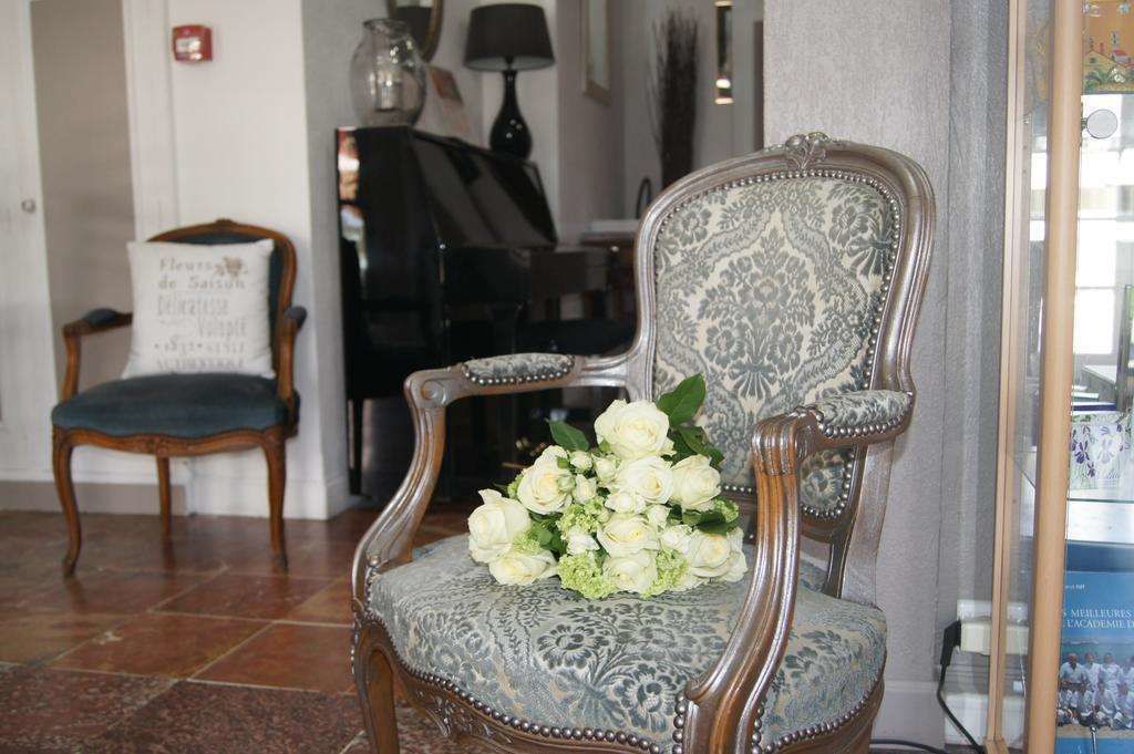 in-room safe, desk, free wifi