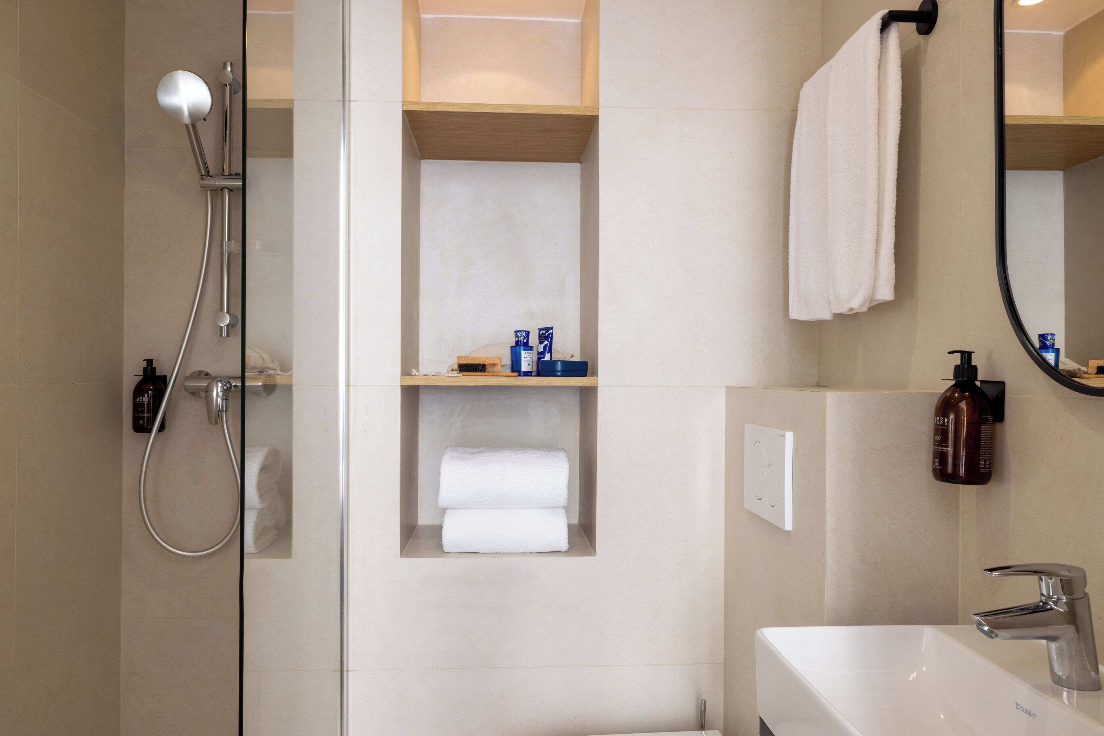 double room | bathroom | shower, free toiletries, hair dryer, towels