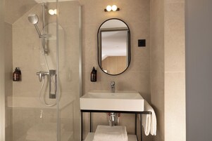 Triple Room | Bathroom