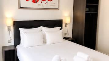 Design Double Room | In-room safe, desk, blackout curtains, free WiFi