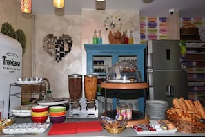 Daily continental breakfast for a fee - Adonis Sacre Coeur (Paris)
