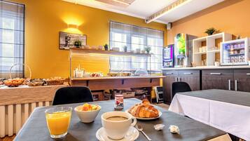 Daily buffet breakfast for a fee