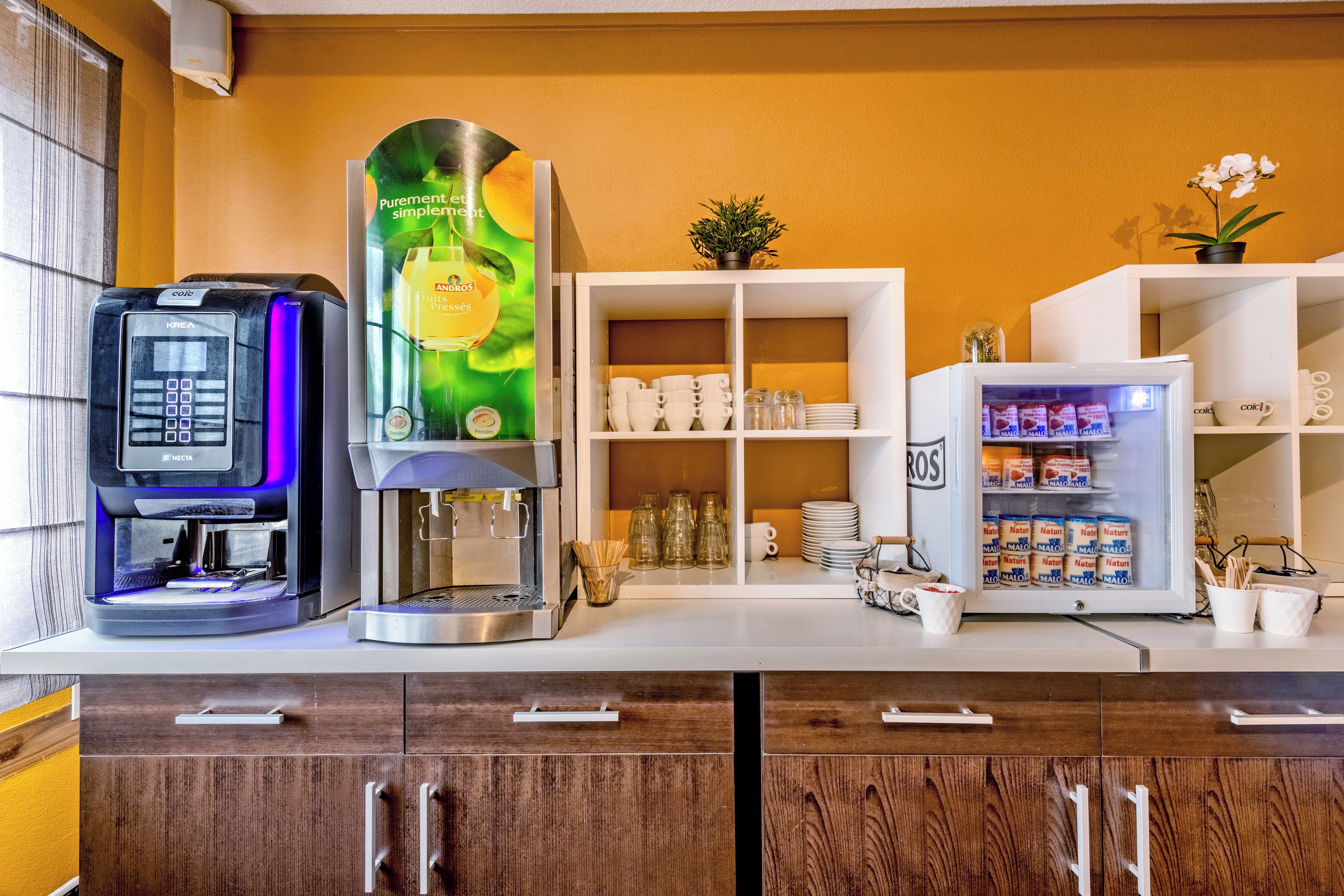 daily buffet breakfast (eur 14 per person)