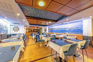 Lunch and dinner served, French cuisine