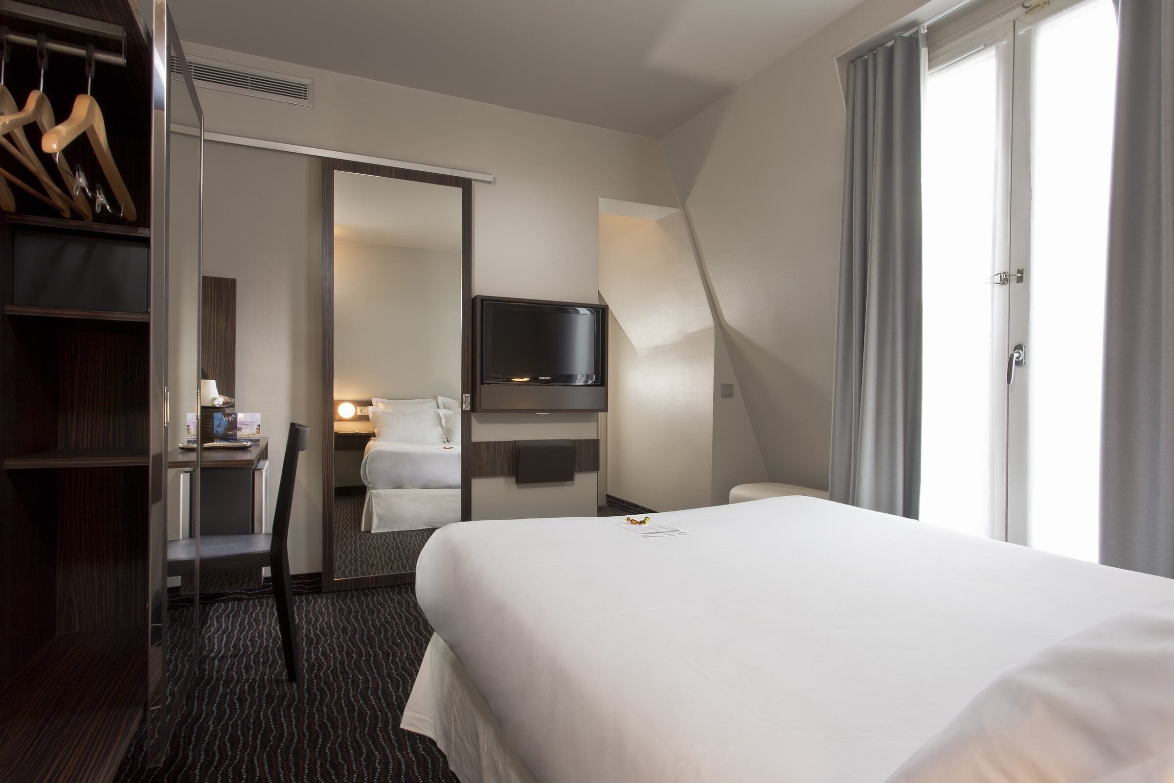 In-room safe, desk, soundproofing, free WiFi