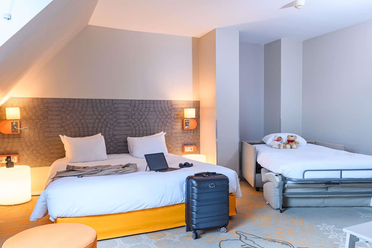 Superior Family room with 1 double bed, 1 sofa bed and 1 single bed | Premium bedding, desk, blackout curtains, soundproofing