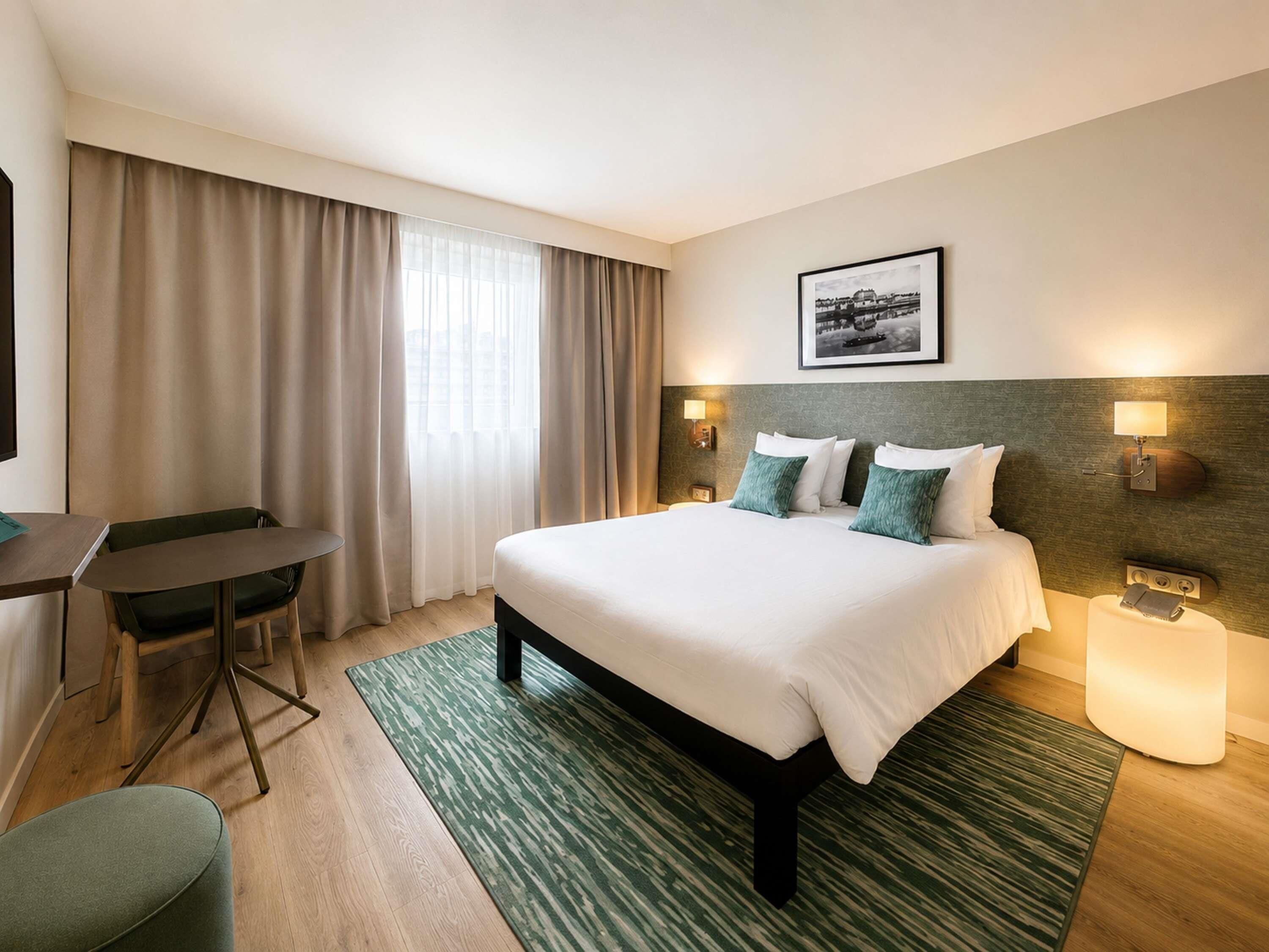 Superior Room, 1 Double Bed | Premium bedding, desk, blackout drapes, soundproofing