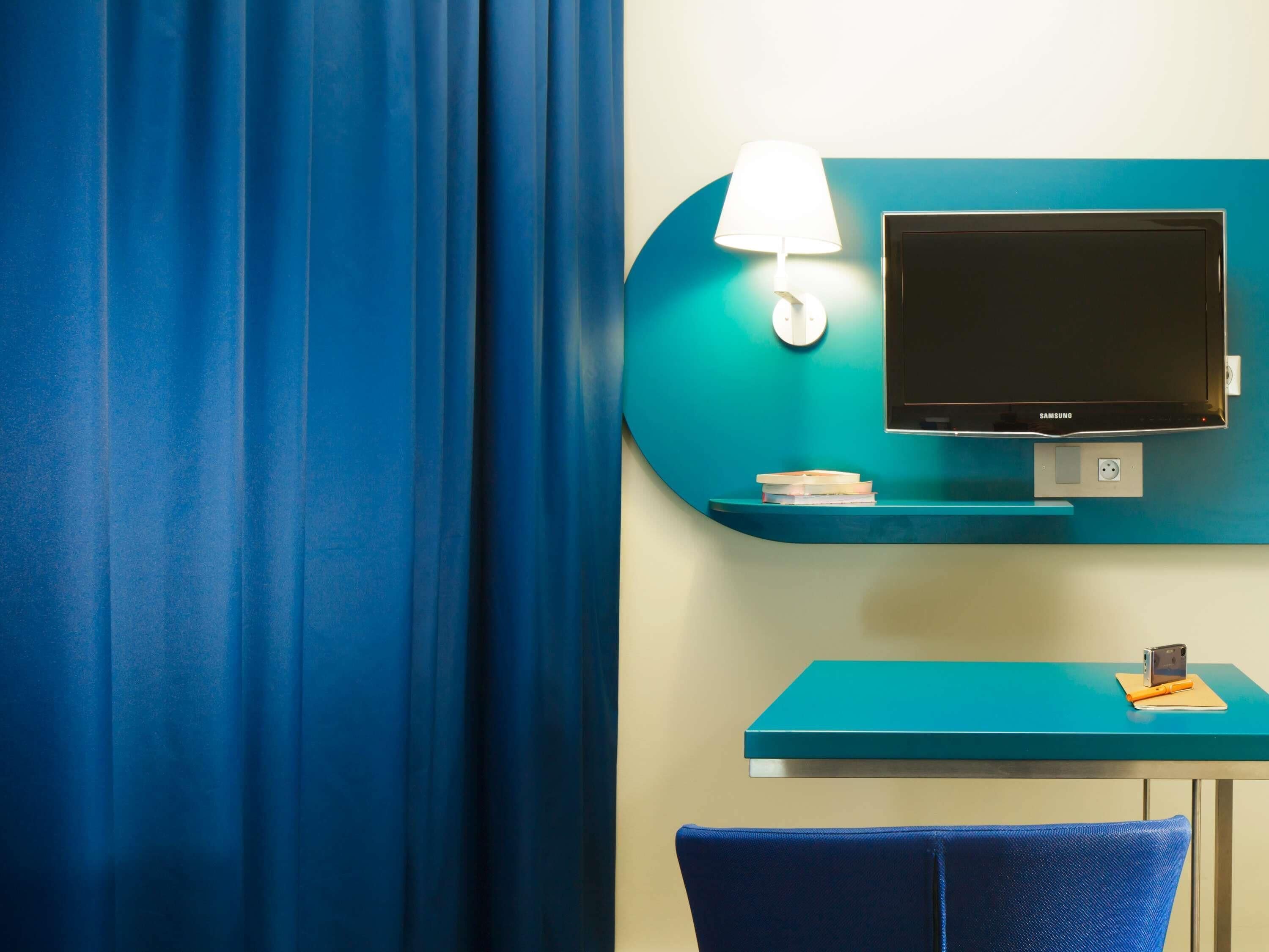 standard room, 2 single beds | premium bedding, desk, blackout curtains, soundproofing