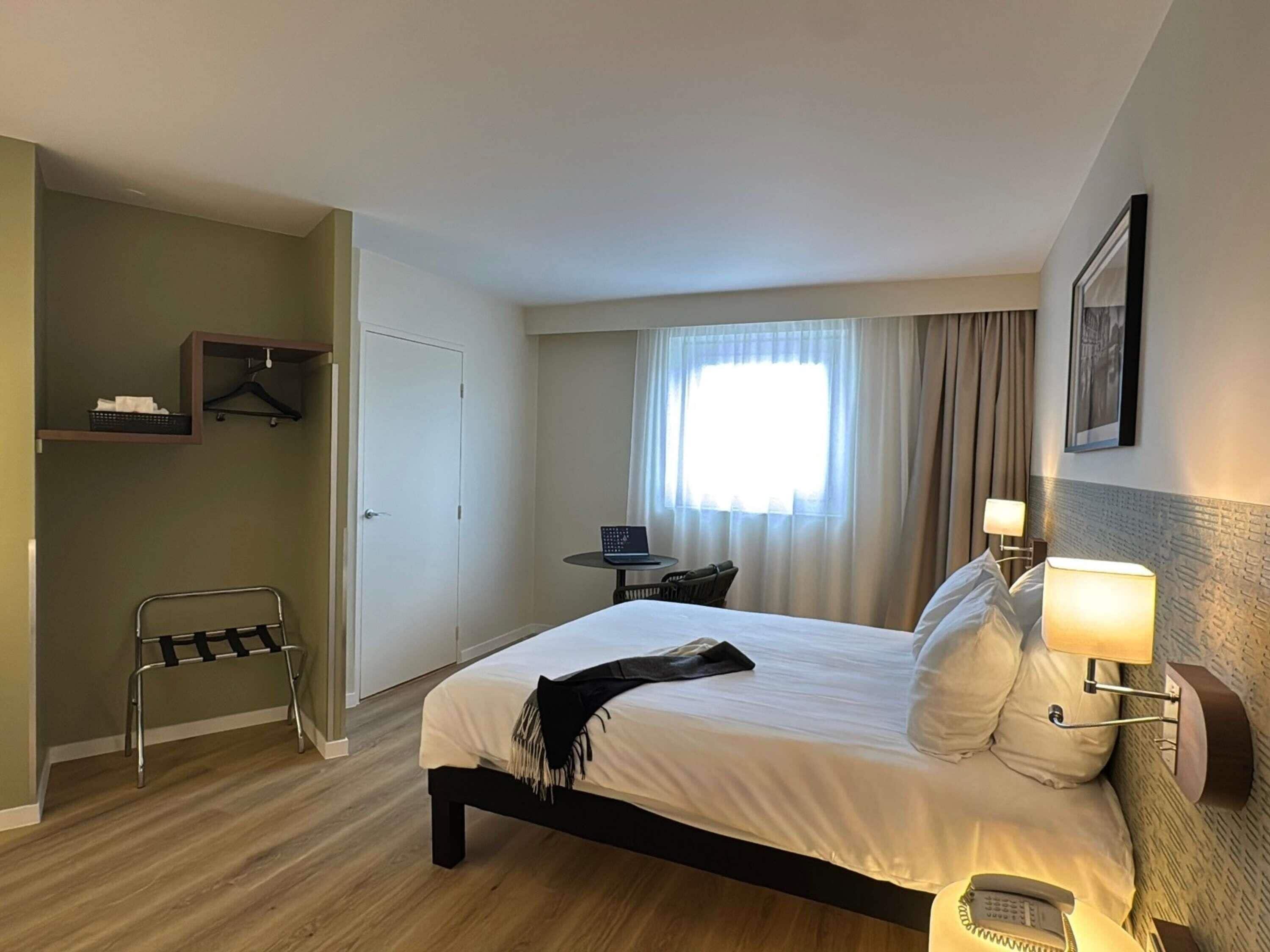 Superior Room, 1 Double Bed | Premium bedding, desk, blackout drapes, soundproofing