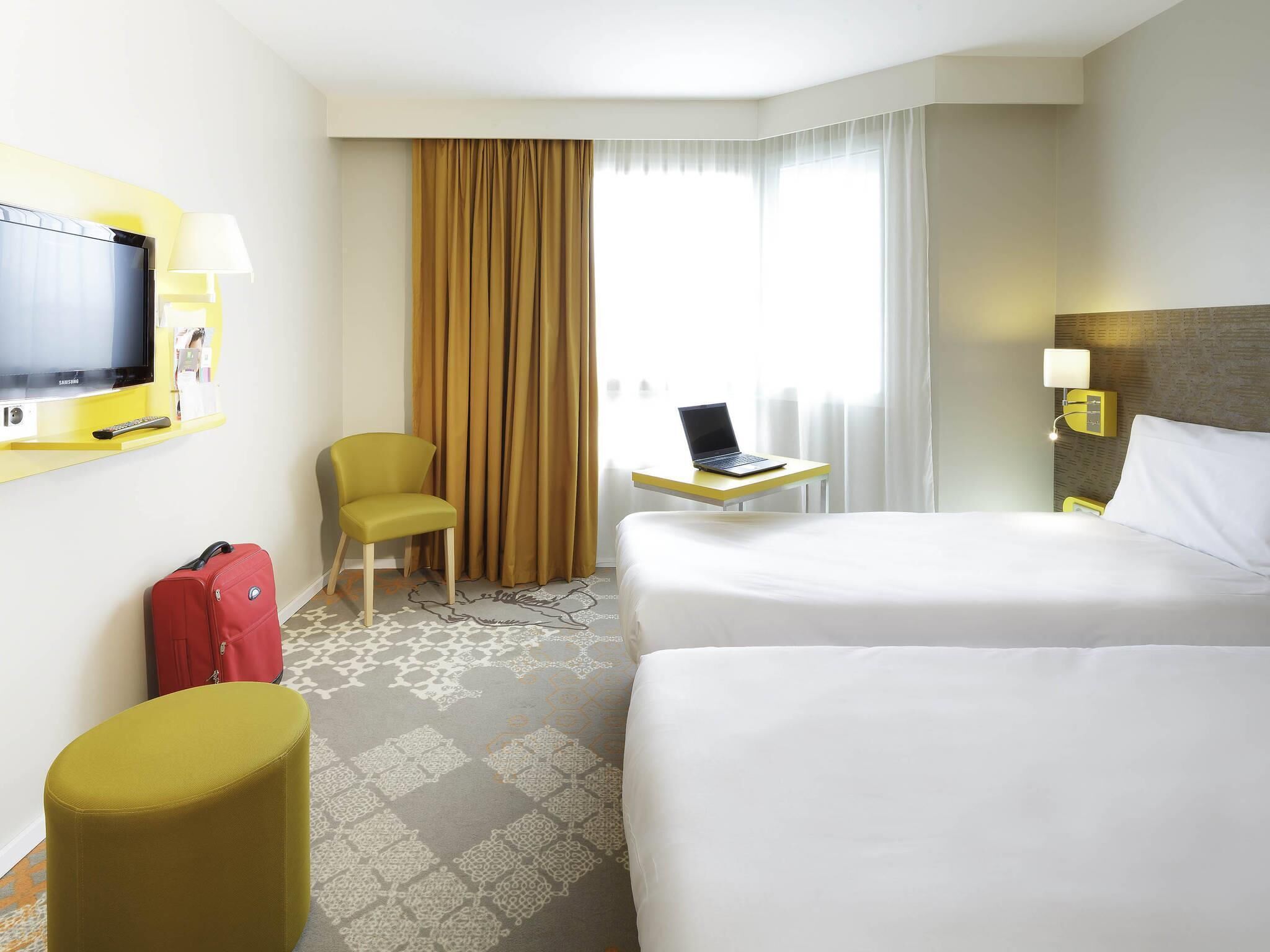 Standard Room, 2 Twin Beds | Premium bedding, desk, blackout drapes, soundproofing