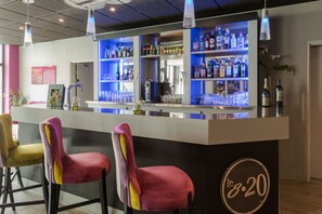 Bar (in der Unterkunft)