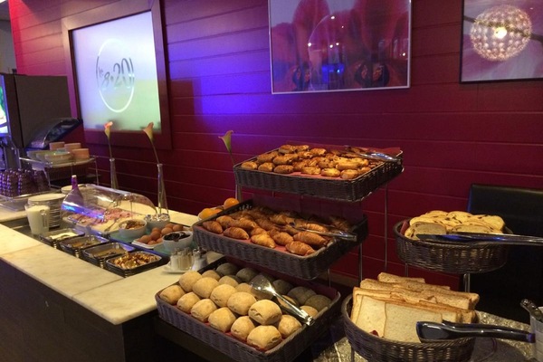 Daily buffet breakfast for a fee