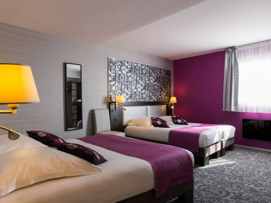 Suite | Premium bedding, desk, soundproofing, iron/ironing board