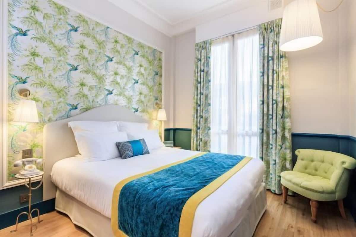 Premium bedding, in-room safe, iron/ironing board (on request)