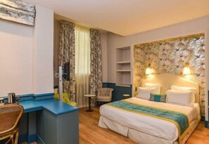 Premium bedding, in-room safe, iron/ironing board, free WiFi