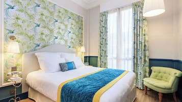 Hochwertige Bettwaren, Zimmersafe, Bügeleisen/Bügelbrett