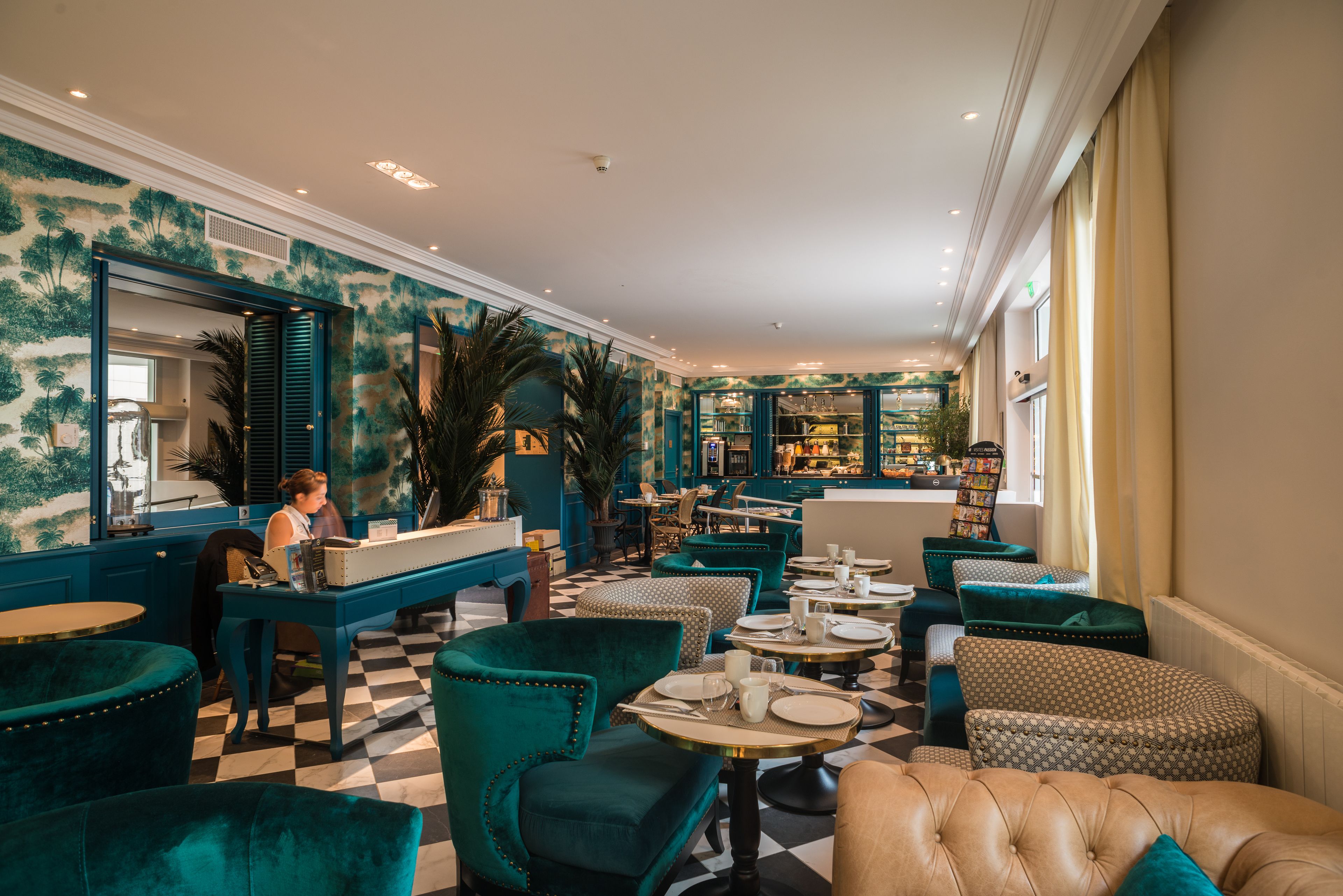 Coin salon dans le hall