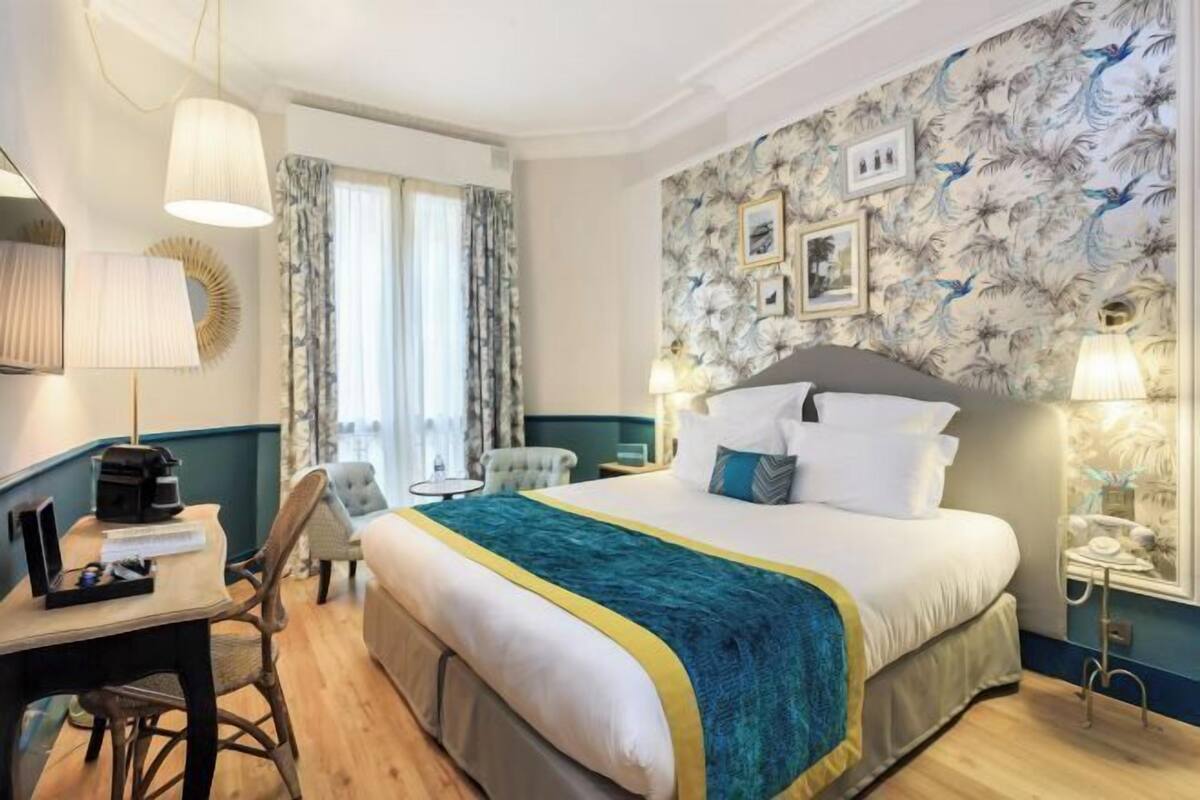 Premium bedding, in-room safe, iron/ironing board (on request)