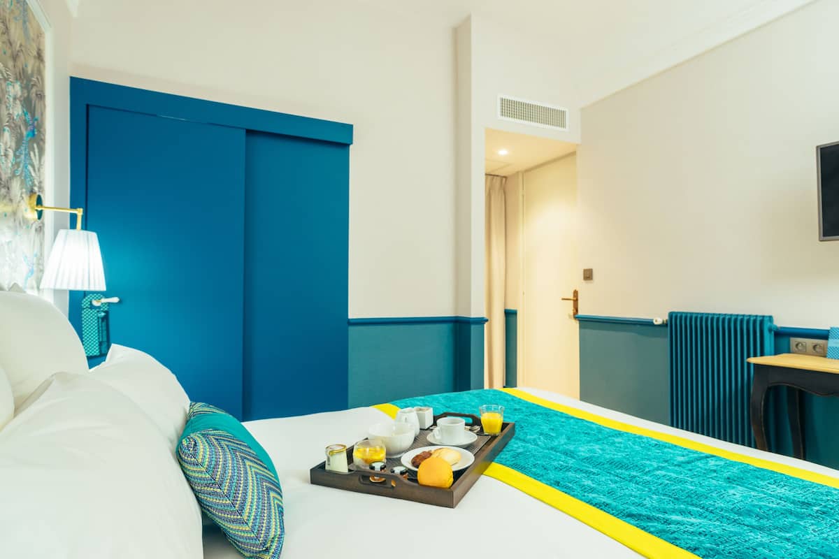 Standard Double or Twin Room | Premium bedding, in-room safe, iron/ironing board, free WiFi
