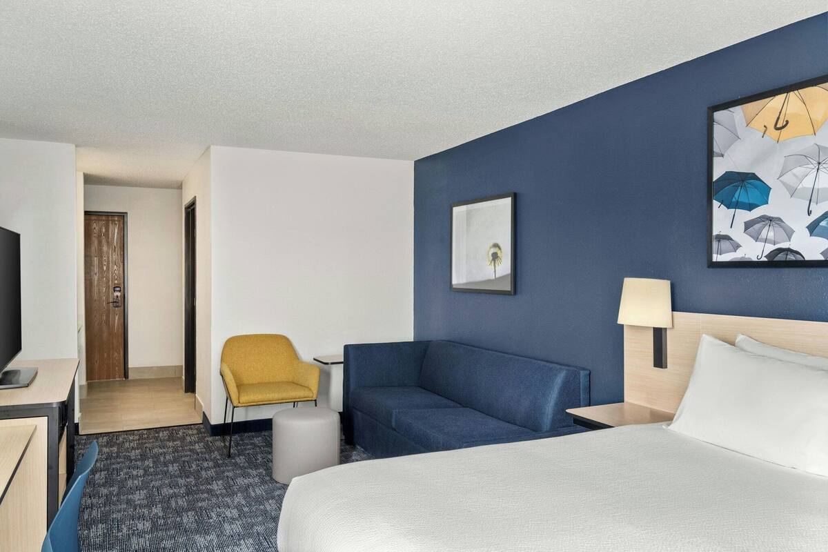 Kamer, 1 kingsize bed | Luxe beddengoed, een bureau, een laptopwerkplek