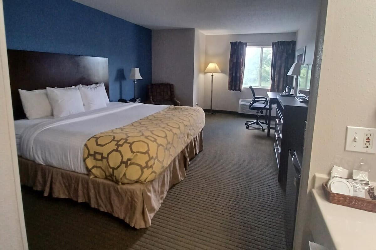 Premium bedding, desk, iron/ironing board, rollaway beds