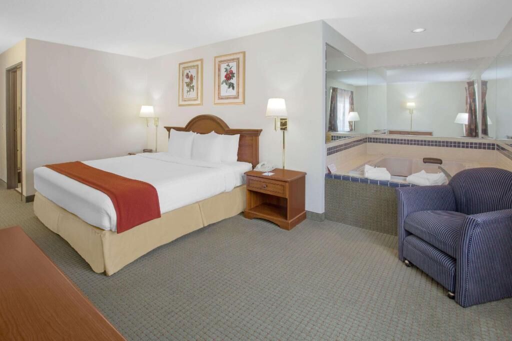 Premium bedding, desk, iron/ironing board, rollaway beds