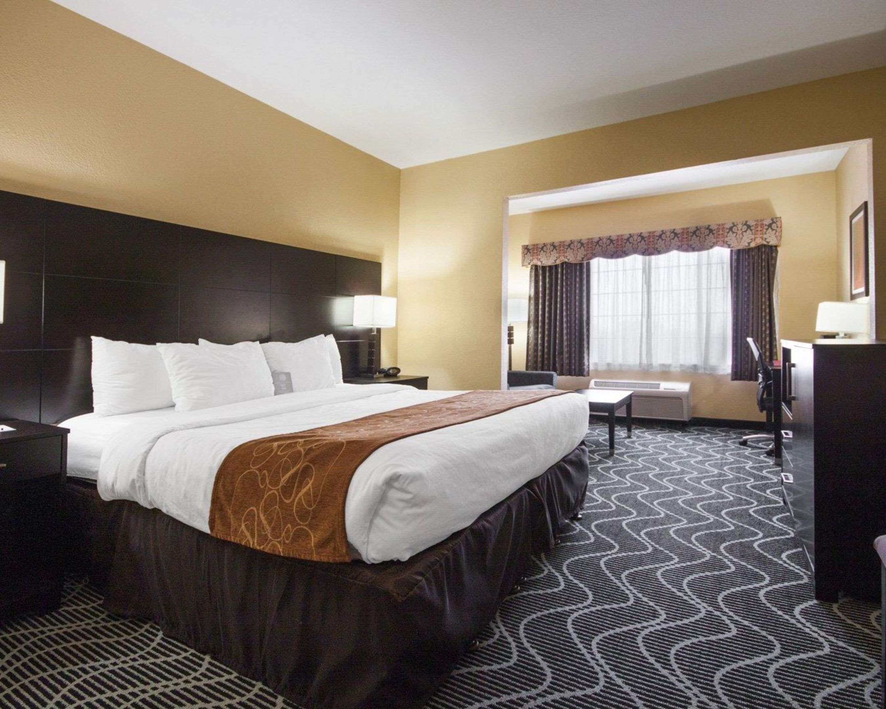 Suite, 1 King Bed with Sofa bed, Non Smoking | In-room safe, desk, blackout drapes, iron/ironing board