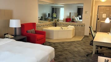 Suite, 1 cama King size, para no fumadores, hidromasaje | Escritorio, cortinas blackout y tabla de planchar con plancha