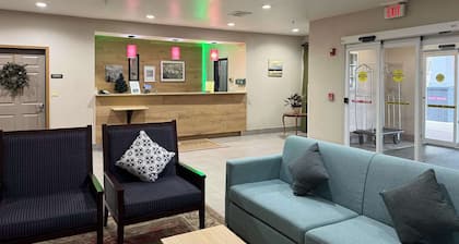 Country Inn & Suites by Radisson, Elgin, IL