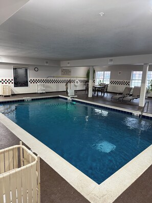 Una piscina cubierta