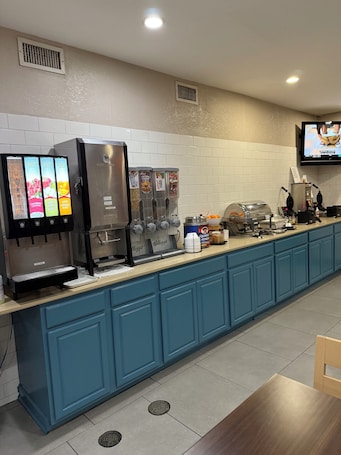 Free daily buffet breakfast