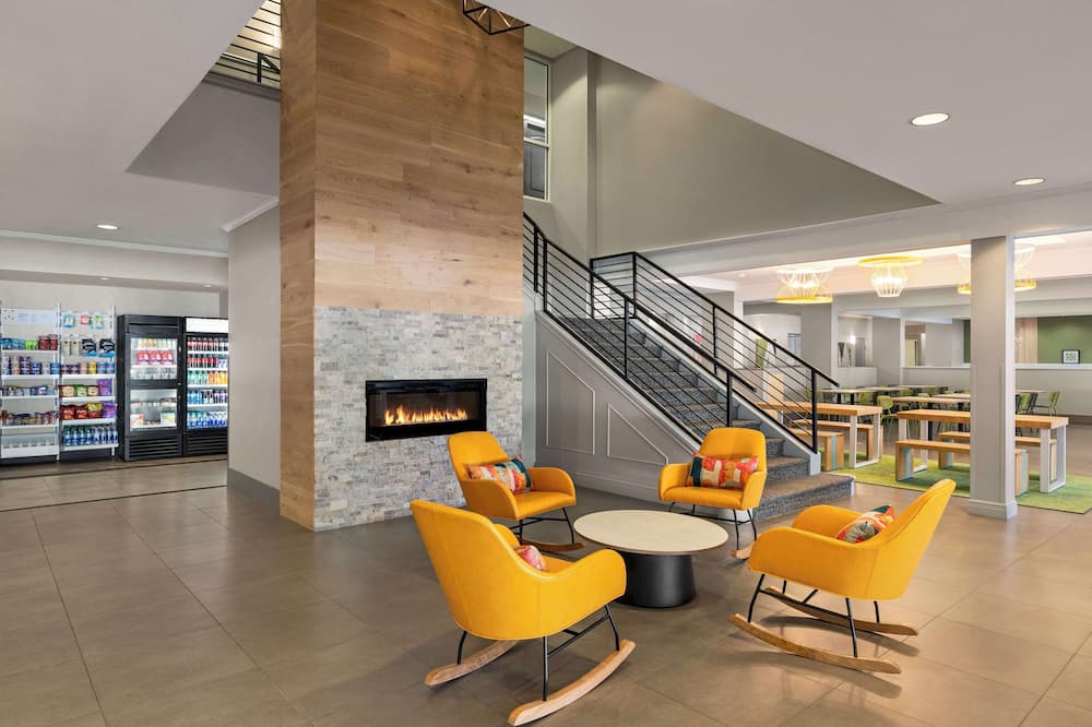 Spark by Hilton Orlando Universal Blvd