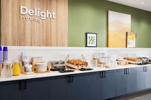Free daily continental breakfast