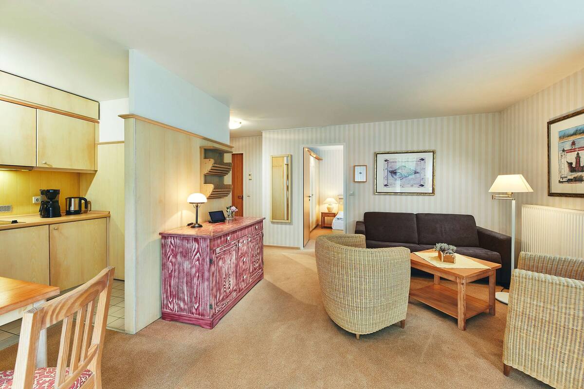 deluxe apartment | 1 bedroom, hypo-allergenic bedding, minibar, in-room safe